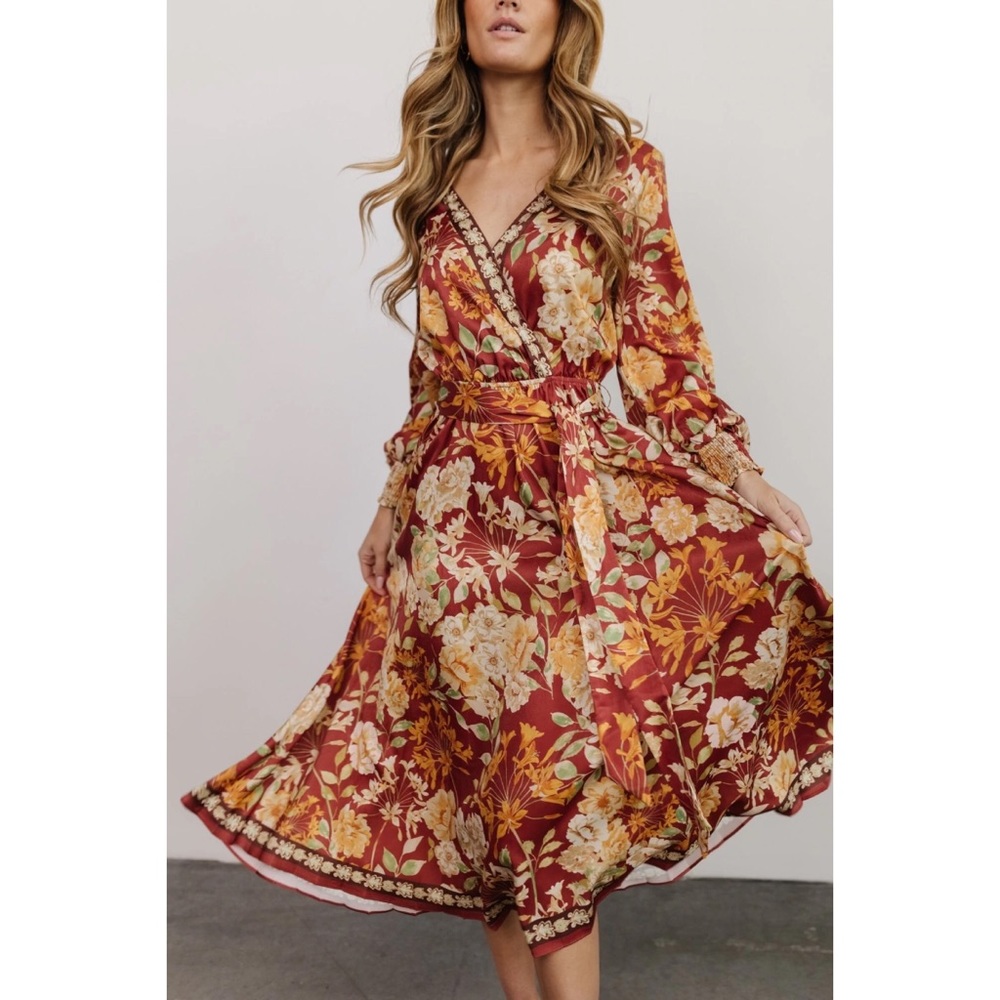Floral Pleated Midi Dress - Picture 2 of 9